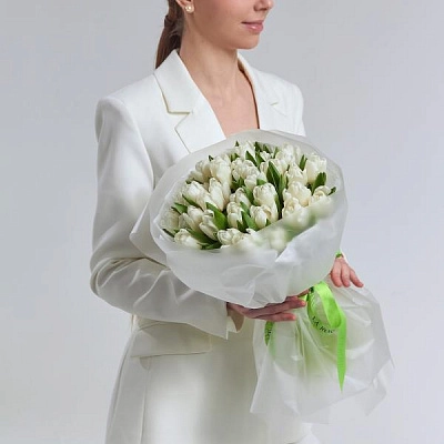 Букет белых тюльпанов